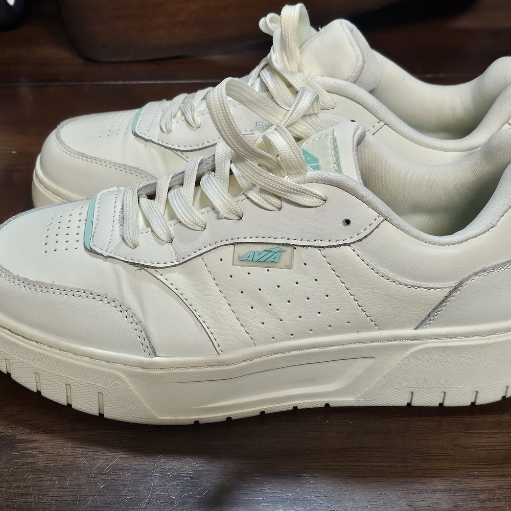 Avia Women's Cream and Teal Sneakers